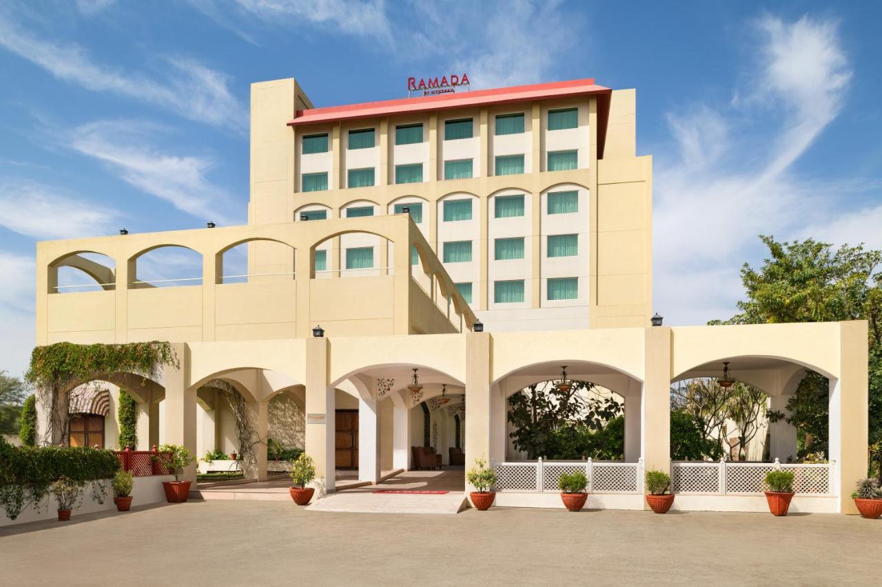 Ramada By Wyndham Jaipur Jaisinghpura Hotel Eksteriør billede