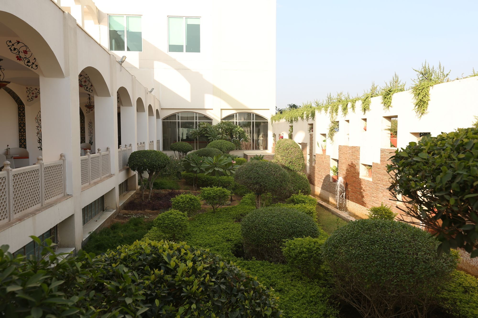 Ramada By Wyndham Jaipur Jaisinghpura Hotel Eksteriør billede